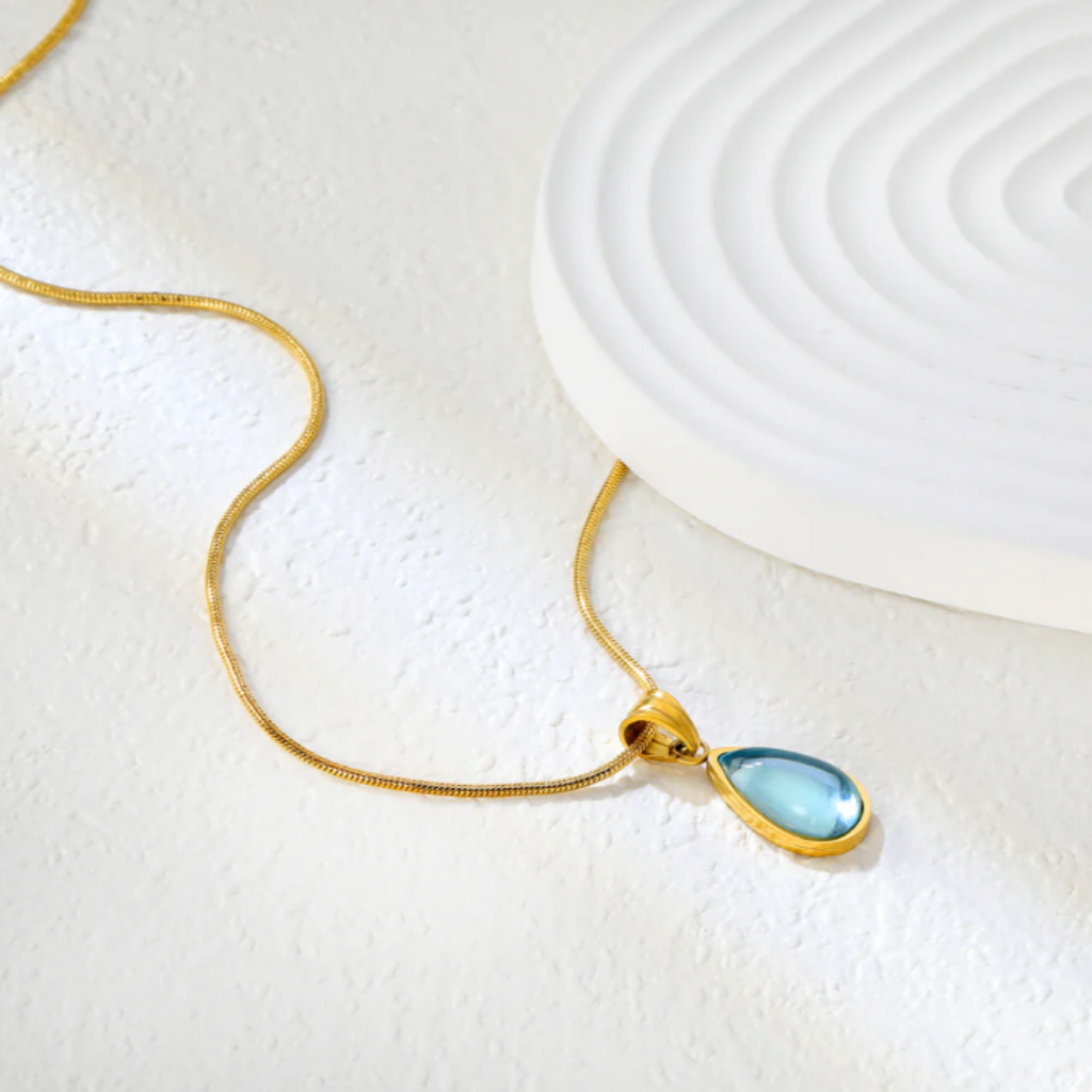 Teardrop Pendant Necklace