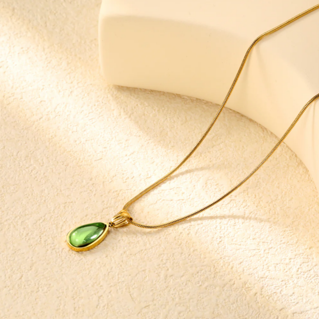 Teardrop Pendant Necklace