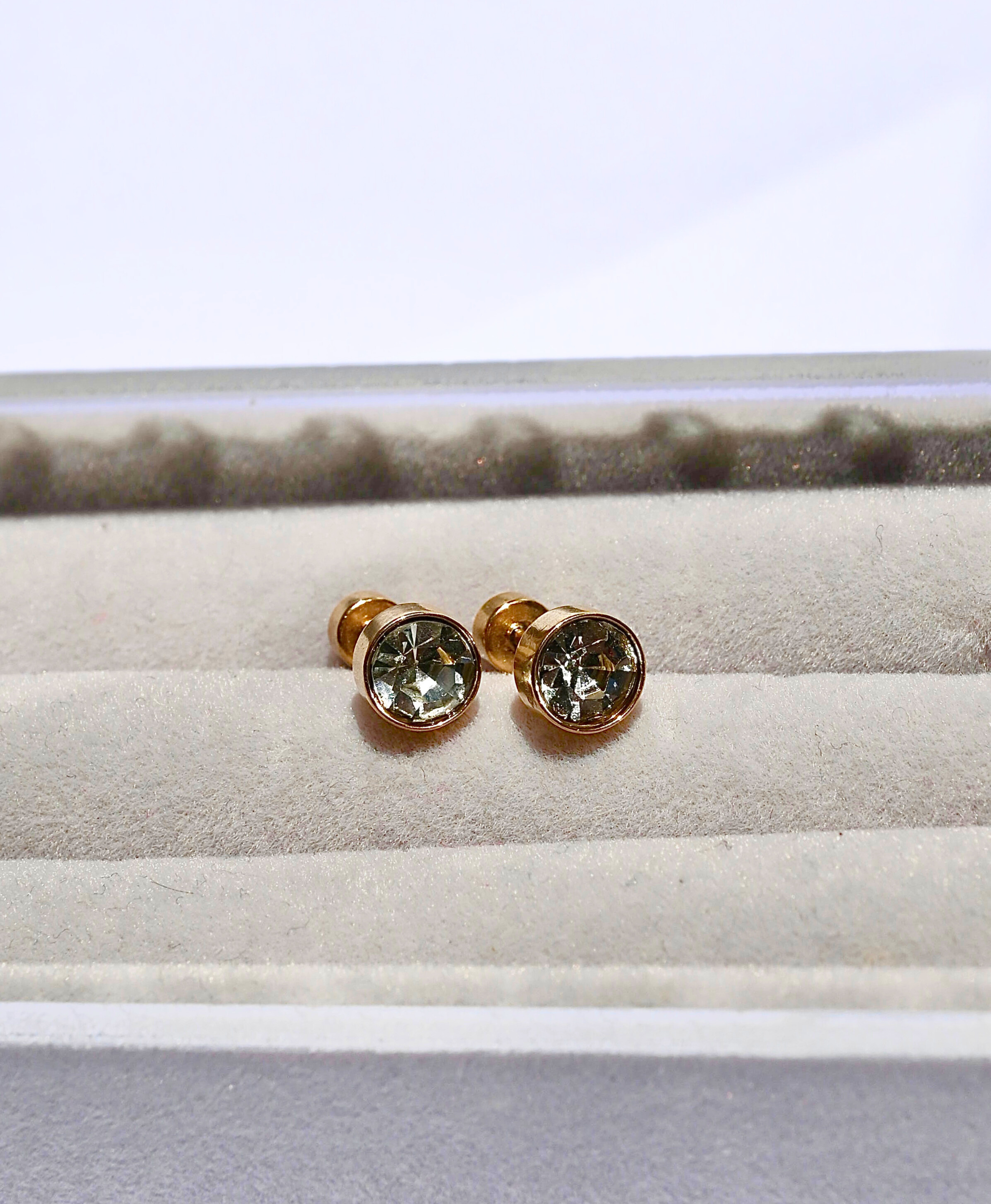 Cubic Zirconia Flatbacks (1 pc)